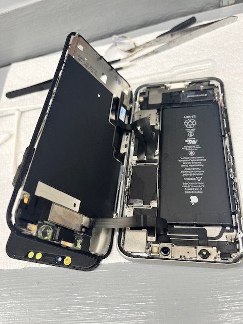 Broken phone.jpg