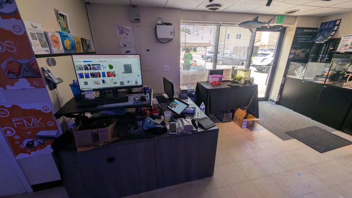 PXL_20250726_180036769.RAW-01.COVER.jpg